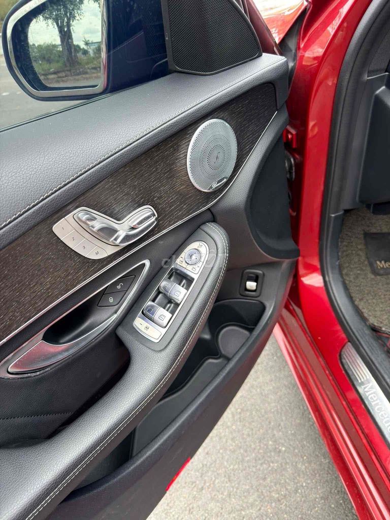 Mec C300 AMG model 2020 ngay chủ mình đứng tên , k. Mua bán Ô tô tại Thành phố Dĩ An Bình Dương được đăng bởi Nguyễn Tuấn hình 10