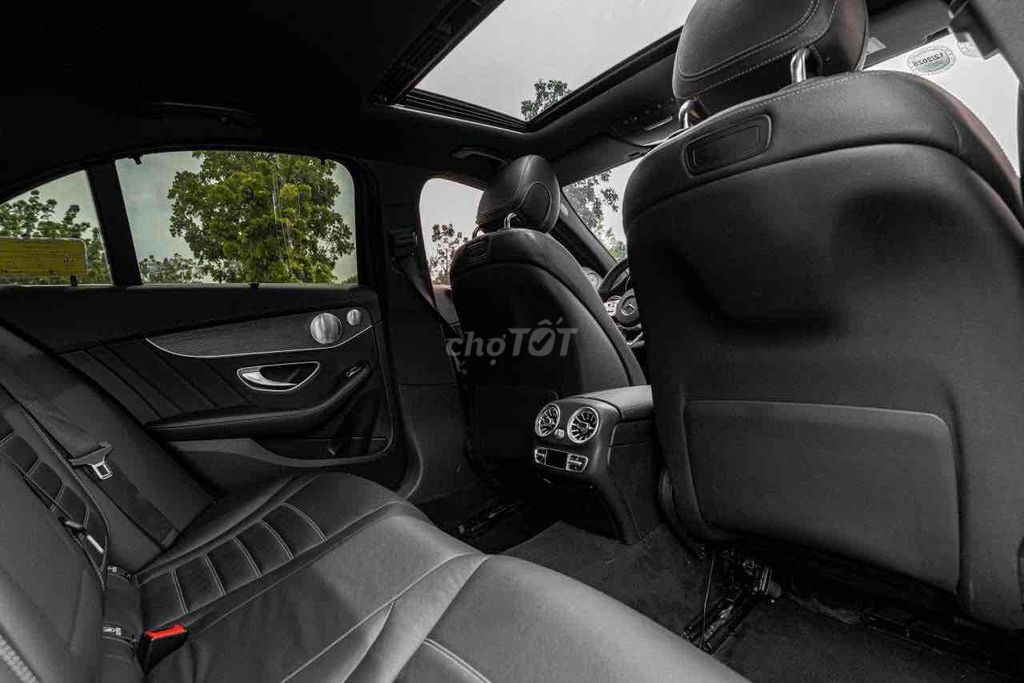 C300_AMG model 2020 màu đen siêu ngầu siêu đẹp. Mua bán Ô tô tại Quận 7 Tp Hồ Chí Minh được đăng bởi Dương Phương hình 18