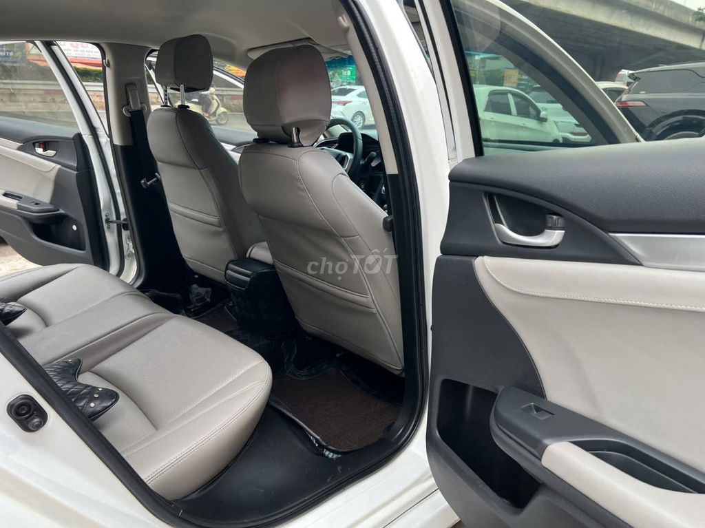 💎 Hàng mới về Honda Civic 1.8AT 2019 nhập Thái. Mua bán Ô tô tại Quận Thanh Xuân Hà Nội được đăng bởi Nguyễn Quang Đức hình 12
