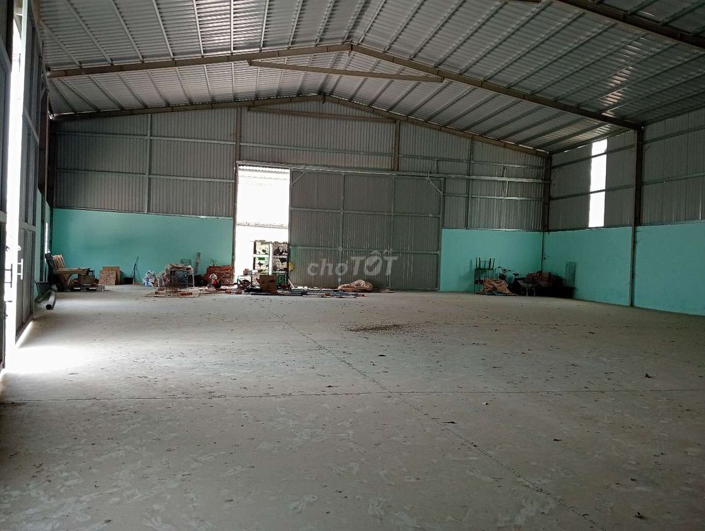 Cho thuê 500m2 xưởng Tân Phước Khánh Có điện 3 pha