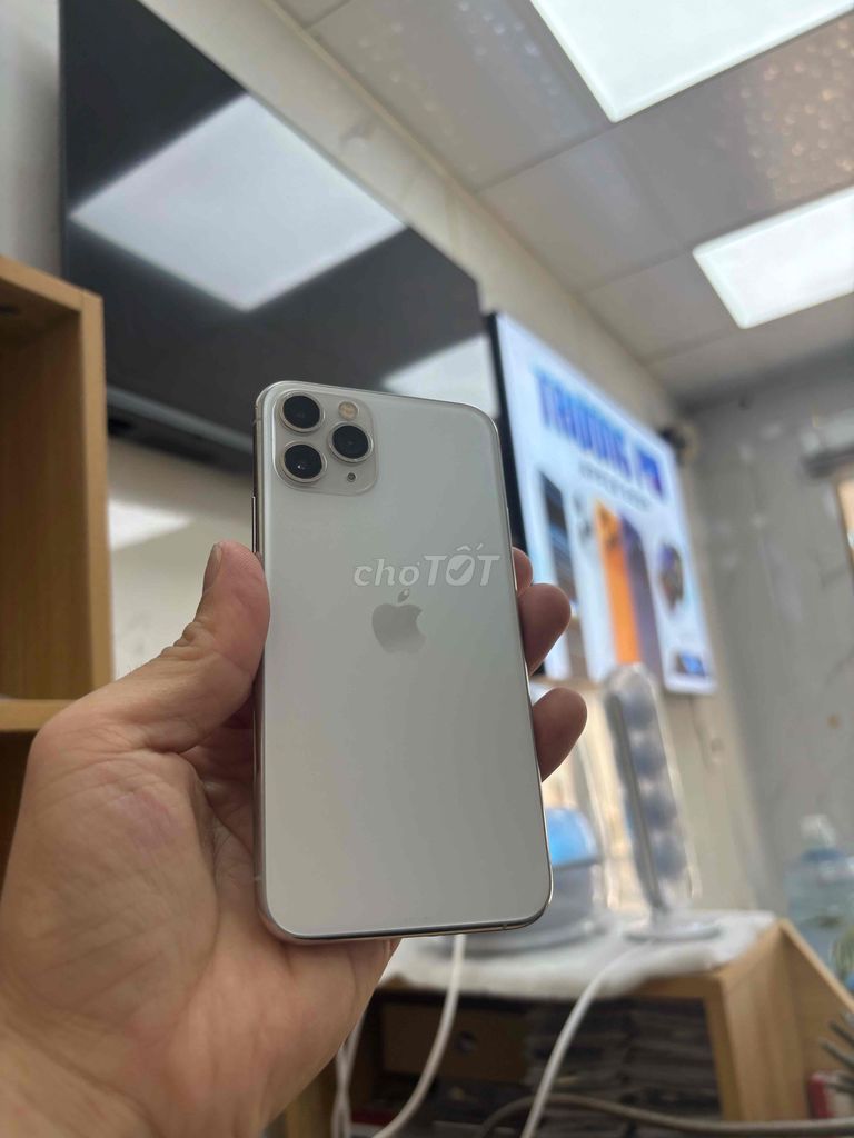 Apple iPhone 11 Pro 64GB Bạc Đã sử dụng. Mua bán Điện thoại tại Quận Sơn Trà Đà Nẵng được đăng bởi Diễm Diễm hình 1
