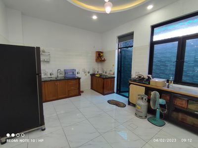 Cho thuê nhà phố 5x17 gồm trệt 2 lầu giá 13tr/tháng có máy lạnh