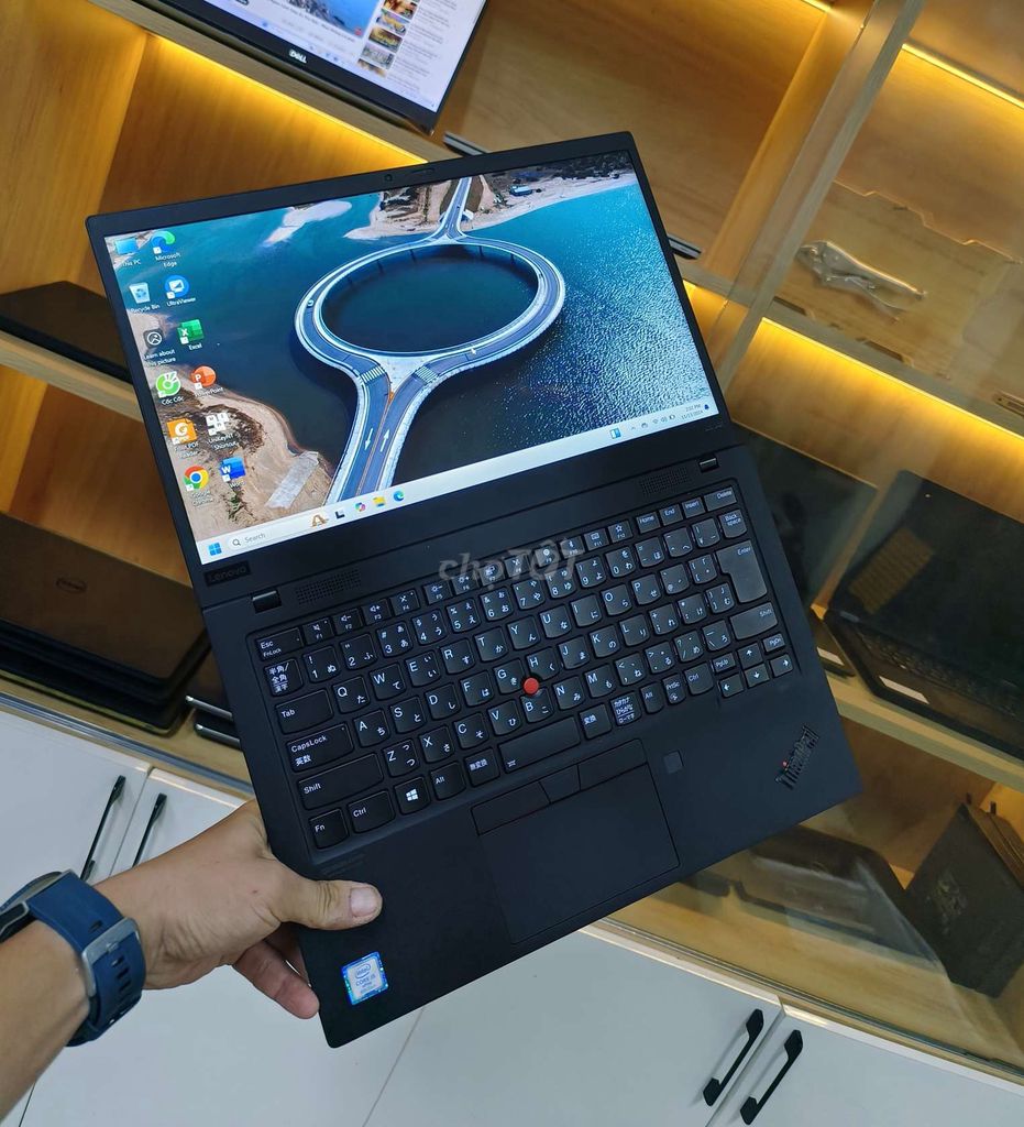 Lenovo Thinkpad X1 carbon gen 7 siêu nhẹ i5-8th