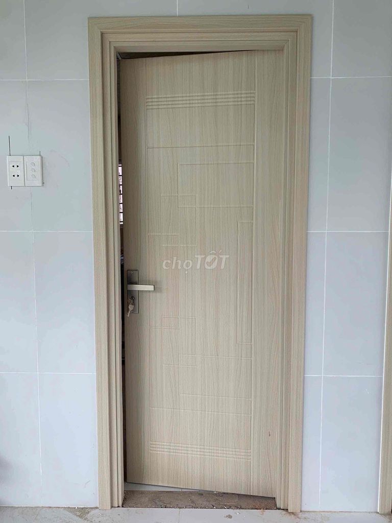 Cửa composite SaiGonDoor, màu sang trọng