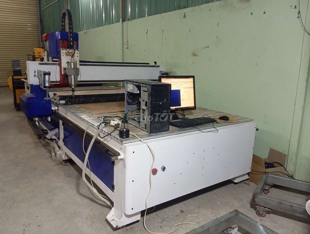 Máy cắt CNC 1325 3.7kw cắt quảng cáo tặng phụ kiện