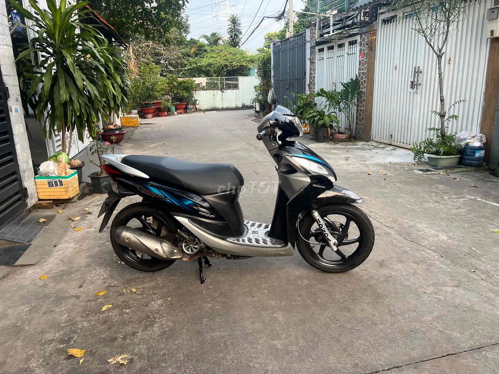 Honda Vision Đen bạc Đã sử dụng. Mua bán Xe máy tại Quận 12 Tp Hồ Chí Minh được đăng bởi chị Hương hình 1