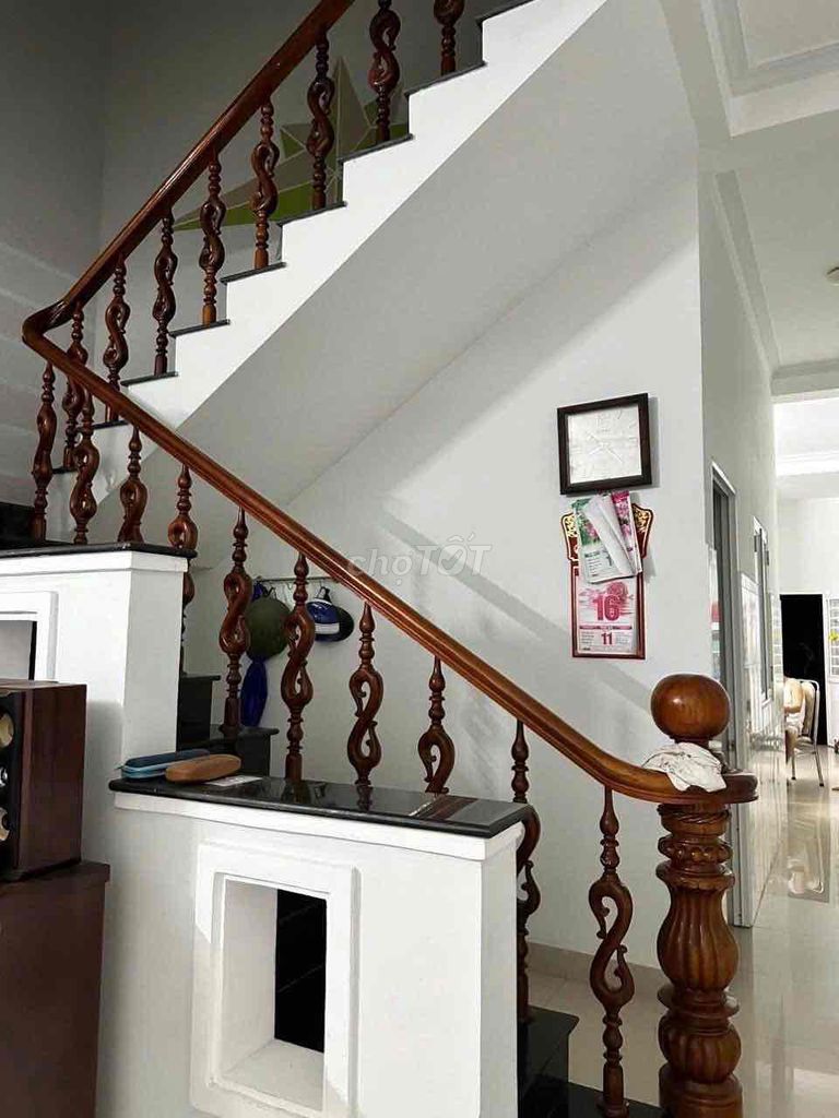 Nhà 2 tầng mặt tiền đường: vũ mộng nguyên - khuê mỹ