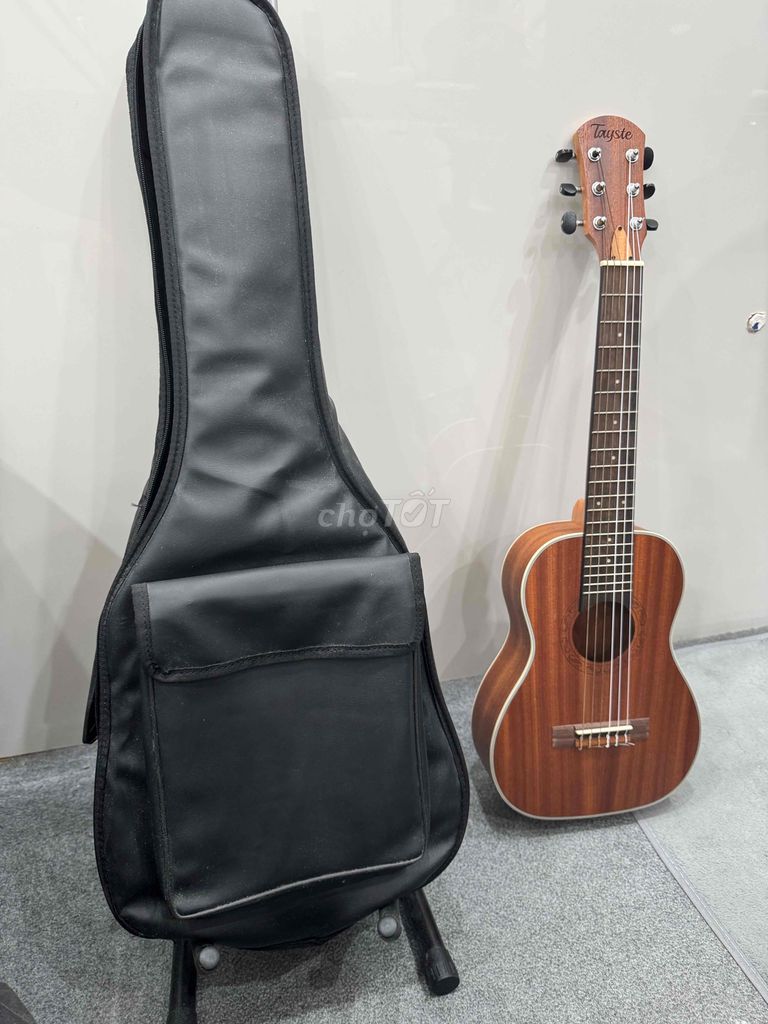 Đàn Guitarlele Like New (sẵn bao da, chân đế, capo
