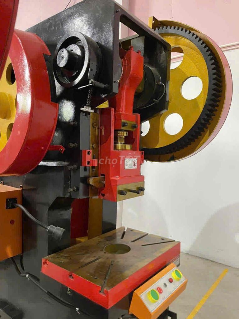 Bán máy đột dập cơ J21-100. Mua bán Đồ chuyên dụng, Giống nuôi trồng tại Thành phố Phúc Yên Vĩnh Phúc được đăng bởi Như Quỳnh Cơ Khí hình 1