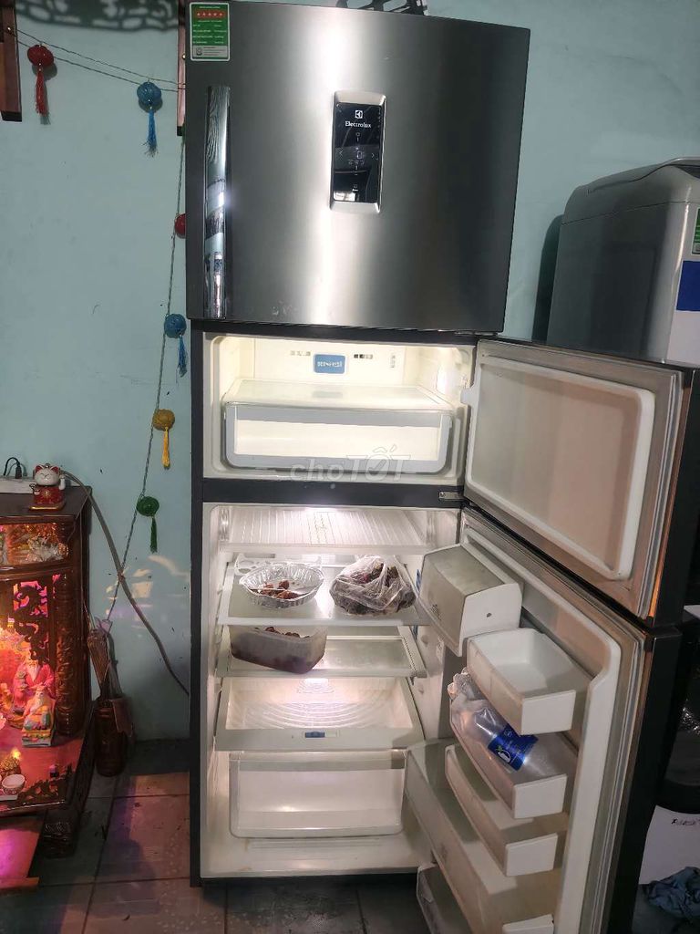 Tủ lạnh Electrolux 340L 3 cửa Bạc. Mua bán Tủ lạnh tại Huyện Hóc Môn Tp Hồ Chí Minh được đăng bởi long hình 1