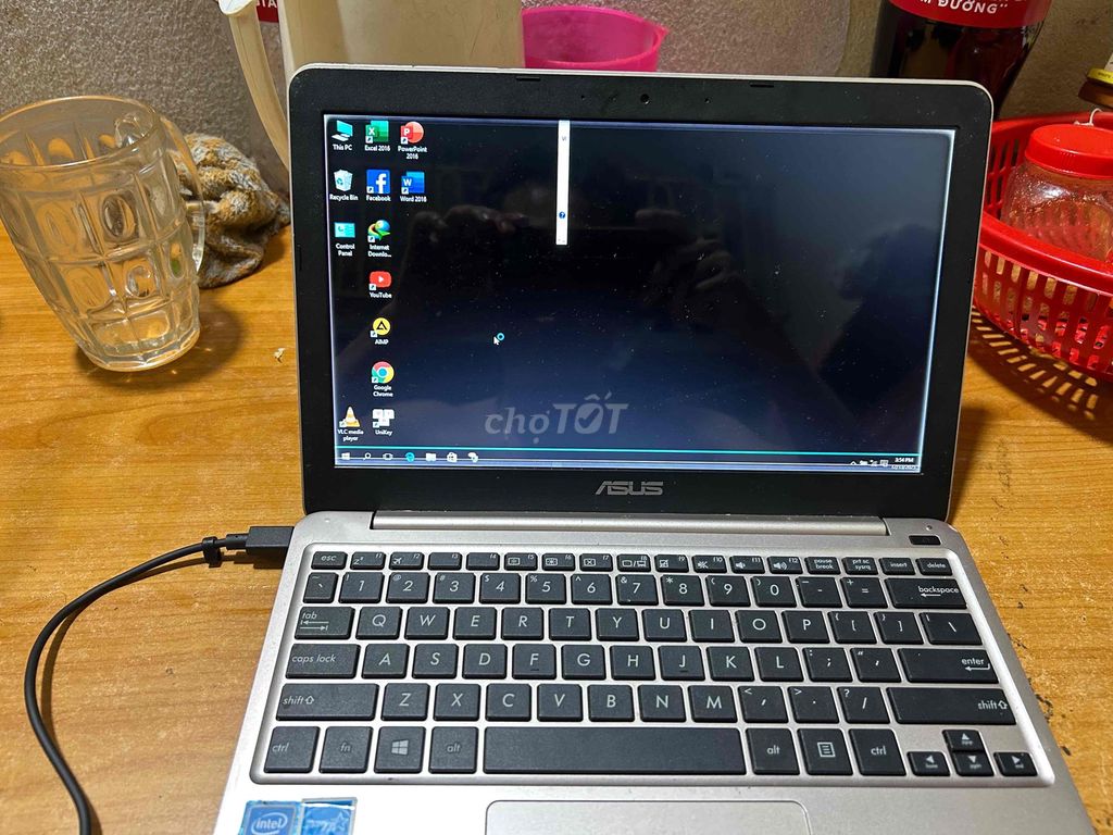 Laptop ASUS E200H màu Bạc. Mua bán Laptop tại Huyện Củ Chi Tp Hồ Chí Minh được đăng bởi mua bán xác trao đổi điện thoại  hình 1