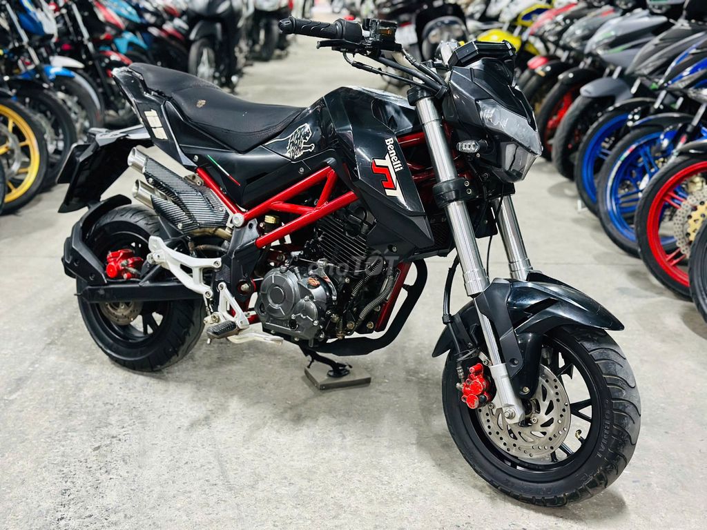 XE MÁYTHANH TÙNG_TNT 125 ĐEN CÔN TAY MÁY ĐỨNG. Mua bán Xe máy tại Quận Nam Từ Liêm Hà Nội được đăng bởi THANH TÙNG hình 1