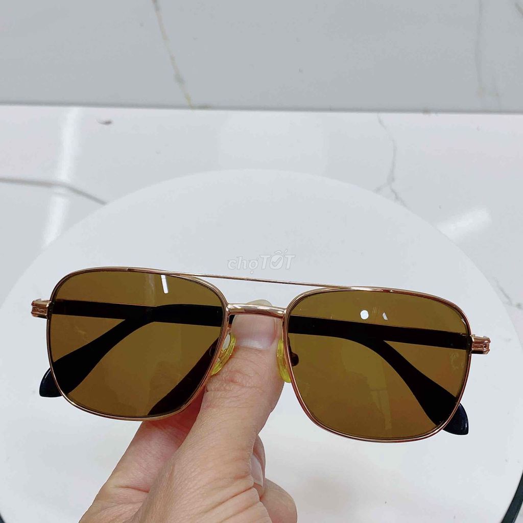 kính đức bọc vàng 12k còn rất đẹp. Mua bán Phụ kiện thời trang khác tại Thành phố Bắc Ninh Bắc Ninh được đăng bởi Kính Mắt Hàng Thùng hình 1