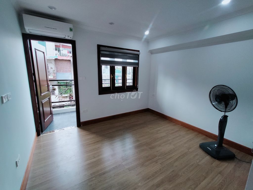 CC cần bán Penhouse tập thể 100 m2, 4 ngủ, số 2A7, Bùi Ngọc Dương