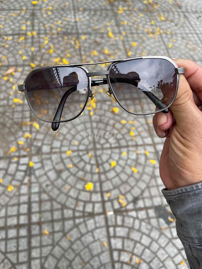 Kính râm Burberrys Titanium Unisex Đen. Mua bán Phụ kiện thời trang khác tại Quận 10 Tp Hồ Chí Minh được đăng bởi Antique unique GIAO LƯU SƯU TẦM hình 1