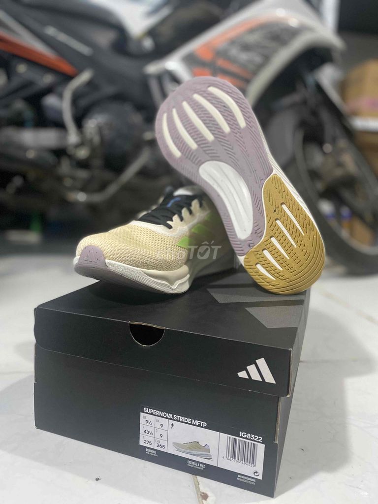 Giày adidas size 40 và 43