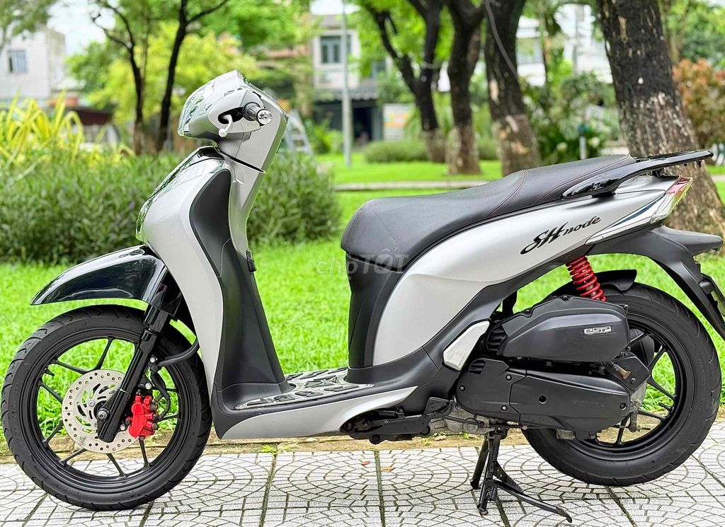 Honda Shmode 2017 Автомат Серебристый