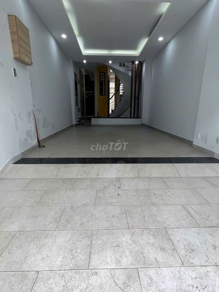 Аренда · 4 комн. · 80 м² · Quận 7, ул. Đường Lâm Văn Bền