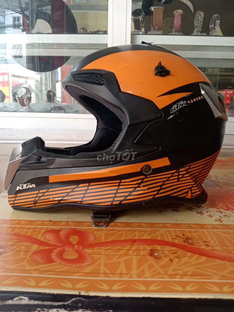 Mũ bảo hiểm KTM Cam Đen. Mua bán Phụ kiện thời trang khác tại Thành phố Thái Bình Thái Bình được đăng bởi Phạm Thu hình 1