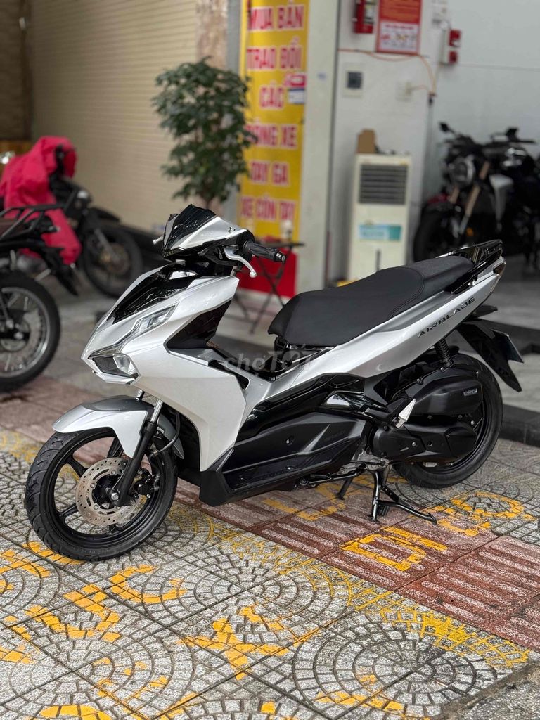 Honda Air Blade 2020 серебристый Porsche