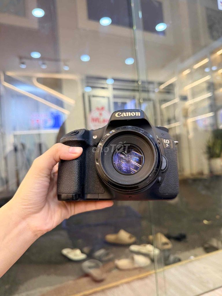 Máy ảnh Canon 7D DSLR Đen 50mm. Mua bán Máy ảnh, Máy quay tại Quận Phú Nhuận Tp Hồ Chí Minh được đăng bởi Khánh máy ảnh top 1 hình 1