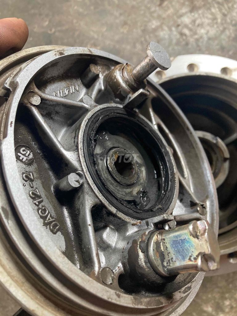 Phuộc neo + Đùm vs có má đùm. Mua bán Phụ tùng xe tại Thành phố Tây Ninh Tây Ninh được đăng bởi Lủng hình 6