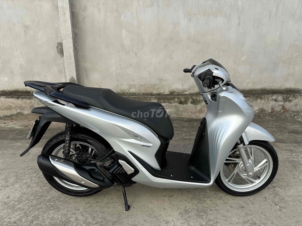 Sh 150 abs 2020 bạc poscher như mới.. Mua bán Xe máy tại Quận Ô Môn Cần Thơ được đăng bởi Trần Tùng hình 10