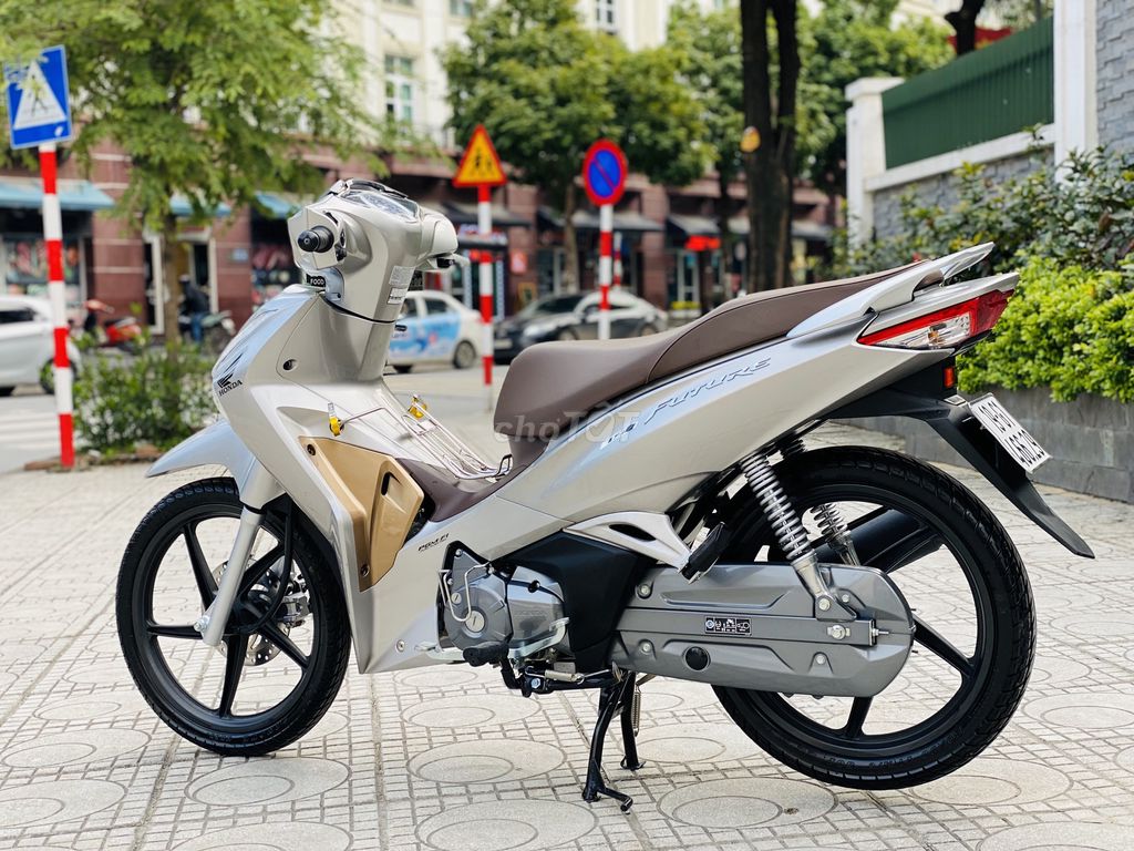 HONDA FUTURE 125 FI KIM PHUN ĐIỆN TỬ 2024 XE ZIN. Mua bán Xe máy tại Quận Nam Từ Liêm Hà Nội được đăng bởi Hồng Nhung hình 3