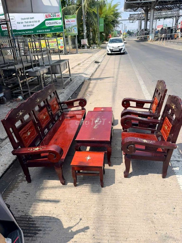 Kẹt tiền. Mua bán Bàn ghế tại Quận Cái Răng Cần Thơ được đăng bởi Nguyễn Minh Trí  hình 1