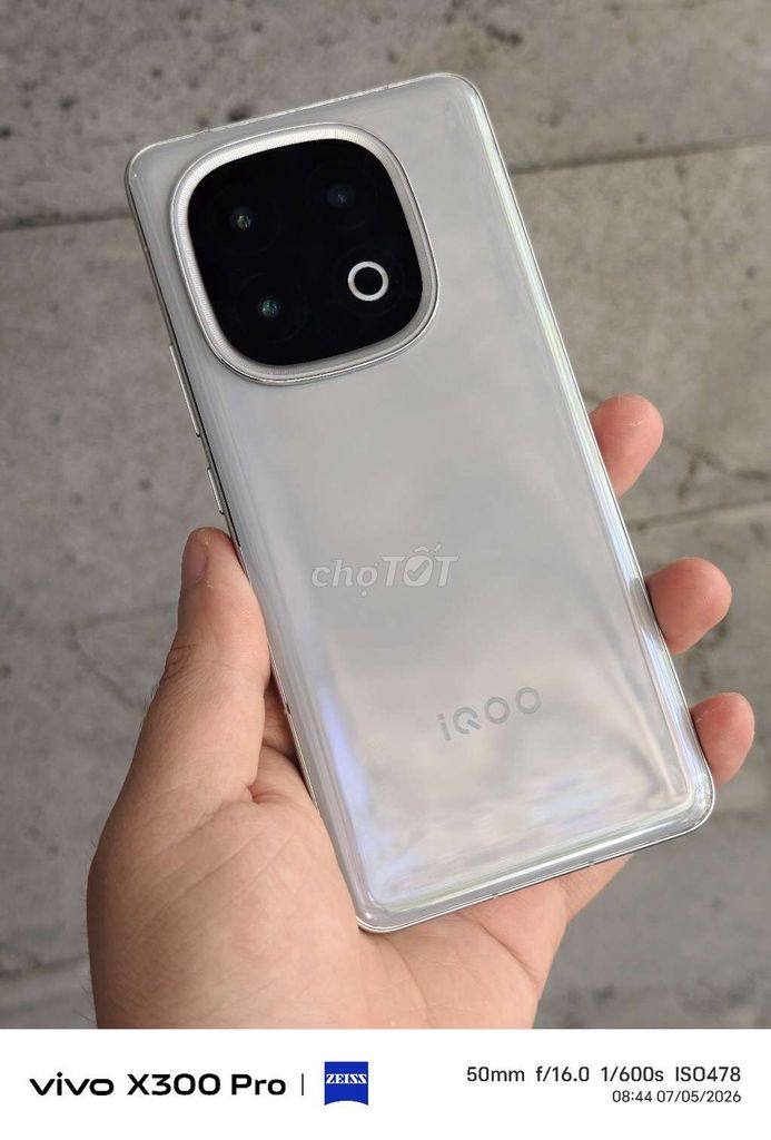 IQOO 13 12/256GB NỘI ĐỊA ZIN ĐẸP 99%. Mua bán Điện thoại tại Thành phố Buôn Ma Thuột Đắk Lắk được đăng bởi HN Mobile BMT hình 1