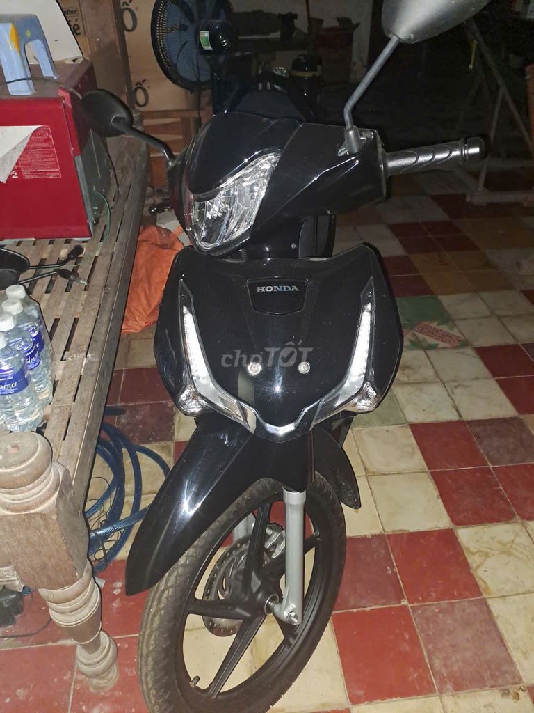 Cần bán (không gấp) Wave 125i đời đầu của máy nhỏ. Mua bán Xe máy tại Huyện Gò Công Đông Tiền Giang được đăng bởi Ly Hoang Hung hình 2