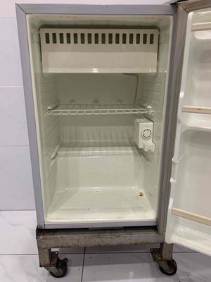 Tủ lạnh cũ Daewoo bạc 90 L giá 500 nghìn. Hàn Quốc