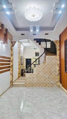 Nhà dân xây 42m2, 4 ngủ, phường Bồ Đề, gần chợ, trường