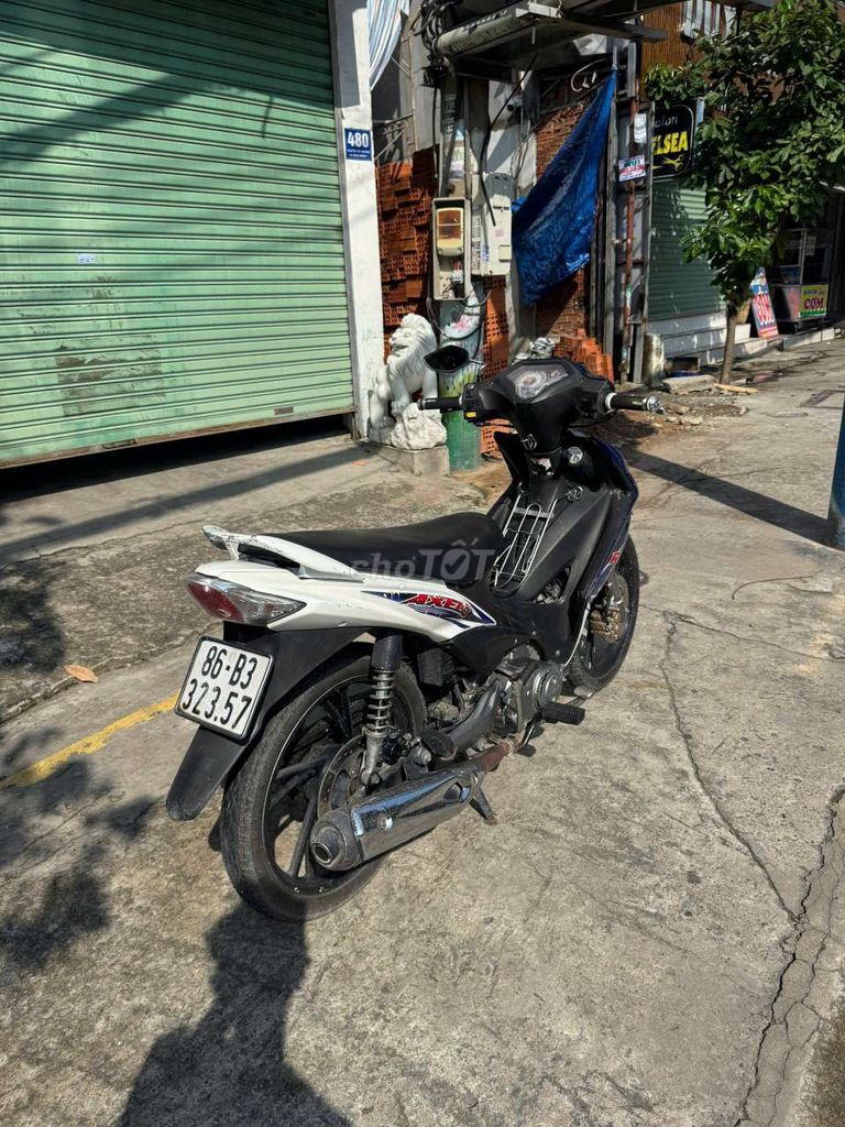 Suzuki Axelo Xanh Xe số