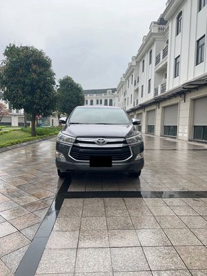 Toyota Innova 2.0V 2017