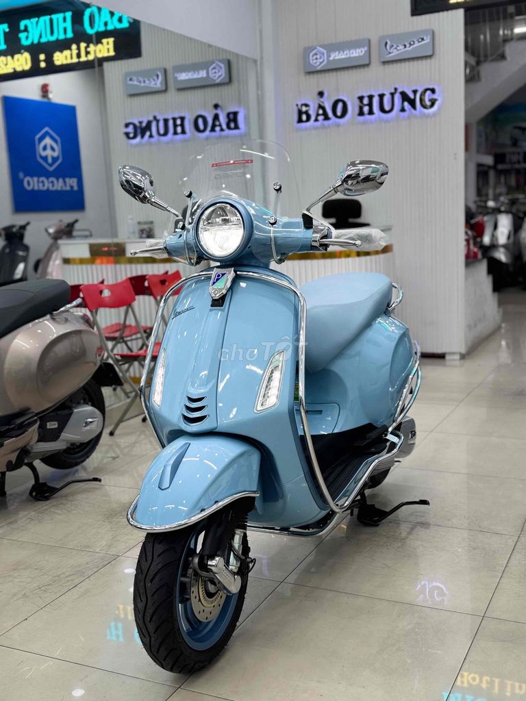 Piaggio Vespa синий 300 км (версия к 80-летию)