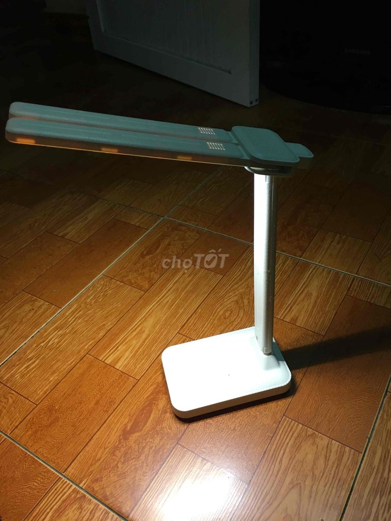 Đèn LED Trắng Gấp gọn 3 chế độ. Mua bán Đèn tại Huyện Thuỷ Nguyên Hải Phòng được đăng bởi Nguyễn Phi hình 1