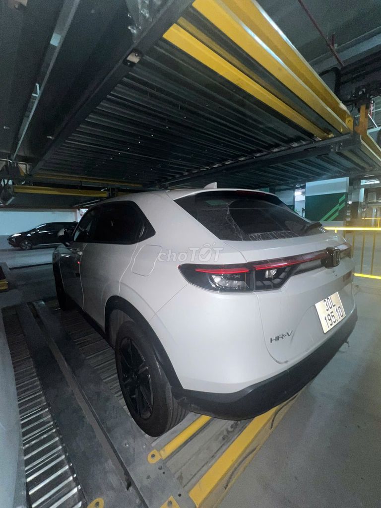 Honda HR-V 2023 L - 9000 km. Mua bán Ô tô tại Thành phố Dĩ An Bình Dương được đăng bởi Hồng hình 4