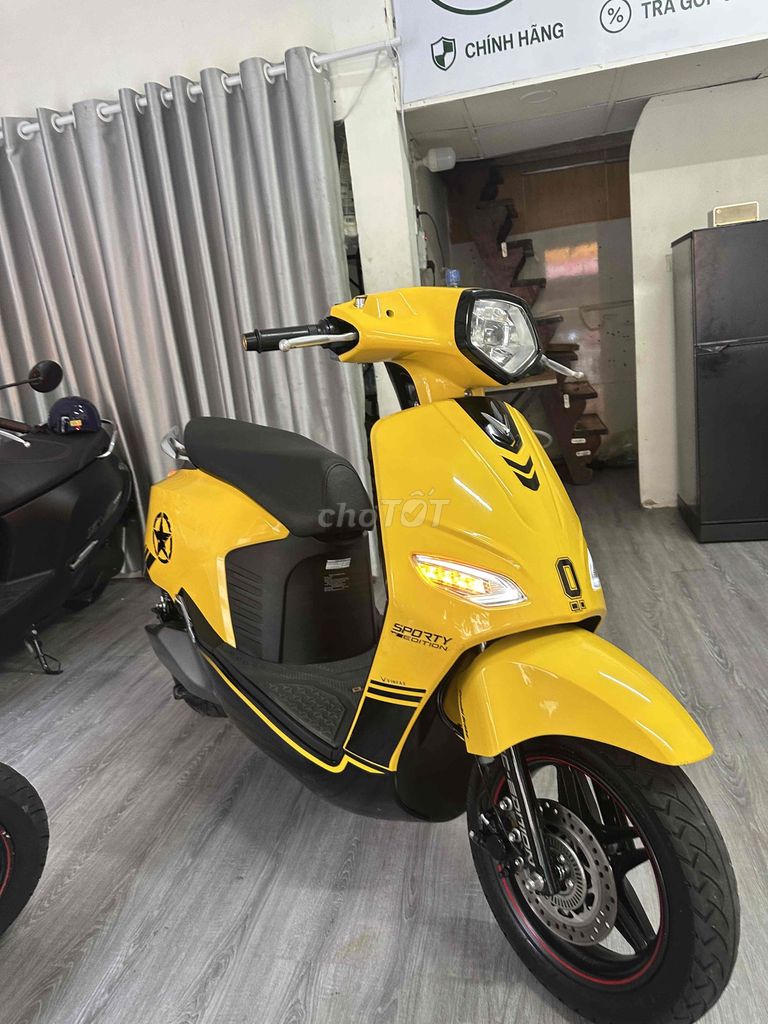Электроскутер VinFast Vento S Желтый 23624 км