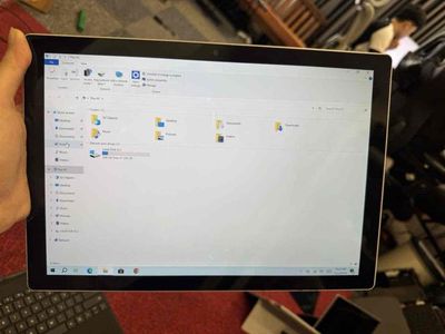 surface pro5 lte có đốm nhẹ full cảm ứng. Mua bán Laptop tại Quận Nam Từ Liêm Hà Nội được đăng bởi Đoàn Thu Hiền
