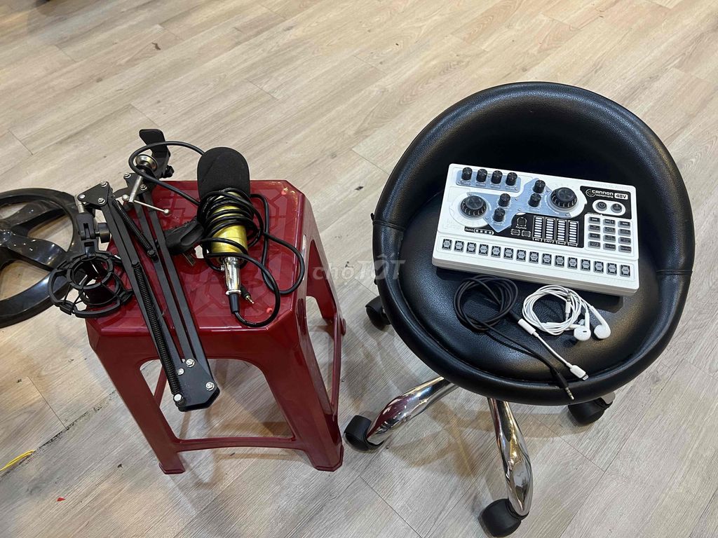 THANH LÝ BỘ MIC HÁT LIVE