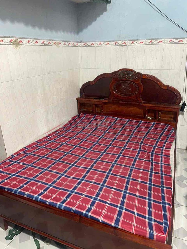 Giường ngủ gỗ Nâu Đã sử dụng. Mua bán Giường, chăn ga gối nệm tại Thị xã Tân Uyên Bình Dương được đăng bởi Chuyen Bui hình 1