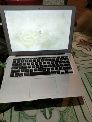 laptop Macbook khởi động lại máy cứ lên dấu hỏi