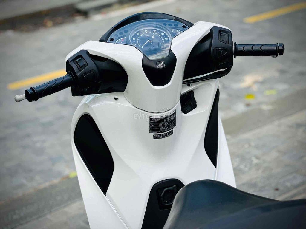 HONDA SH 125i HỖ TRỢ TRẢ GÓP. Mua bán Xe máy tại Thành phố Huế Thừa Thiên Huế được đăng bởi DVCĐ Toàn Thắng hình 4