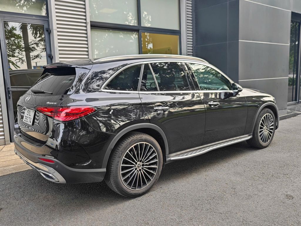 XE LƯỚT HÃNG-Mercedes Benz GLC 300 4Matic 7500 km. Mua bán Ô tô tại Quận 7 Tp Hồ Chí Minh được đăng bởi NGỌC ANH MERCEDES PMH hình 4