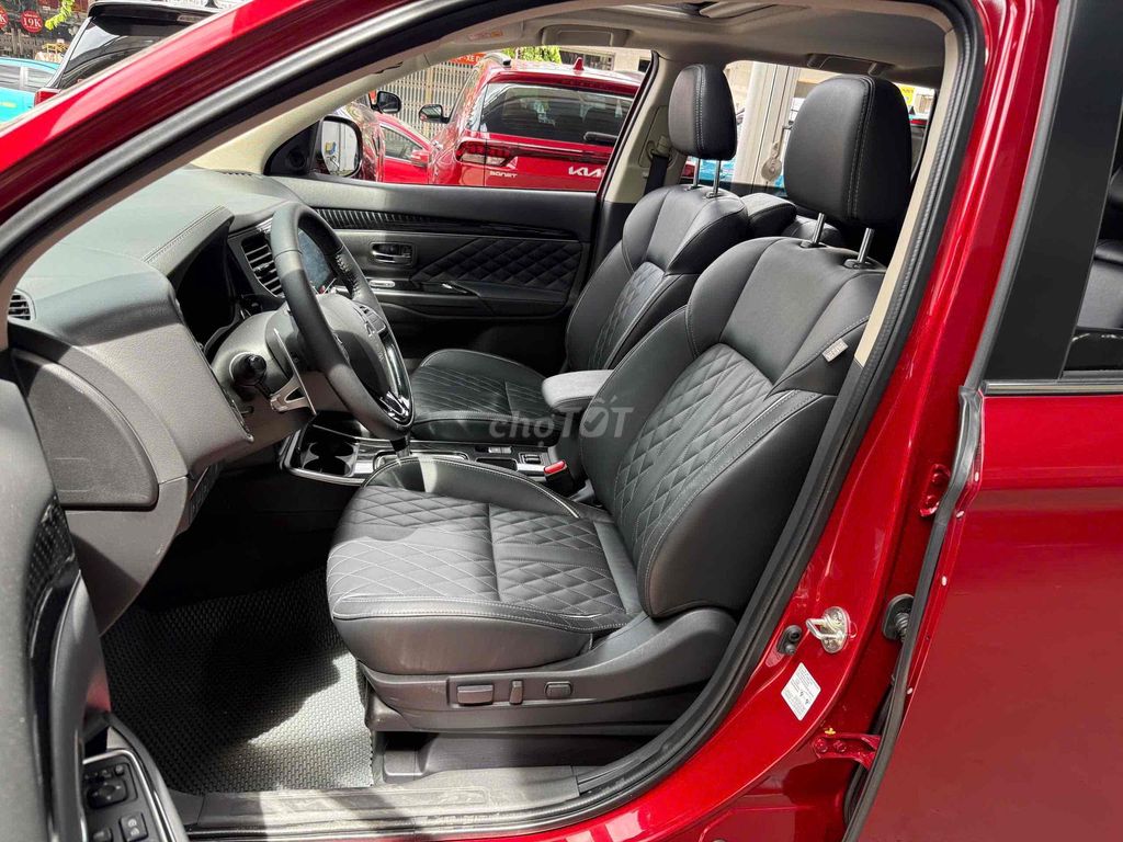 Mitsubishi Outlander 2022 Premium 2.0. Mua bán Ô tô tại Thành phố Thủ Đức Tp Hồ Chí Minh được đăng bởi Long Auto Vạn Phúc hình 12