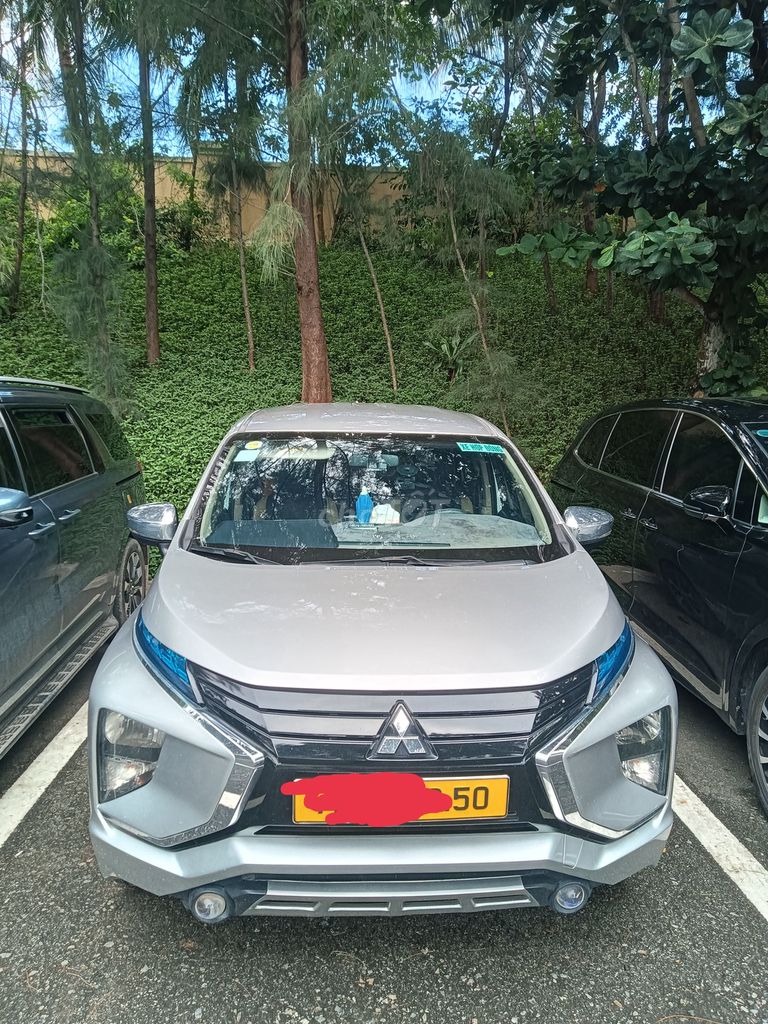 Mitsubishi Xpander 2019, механическая КПП, серебристый