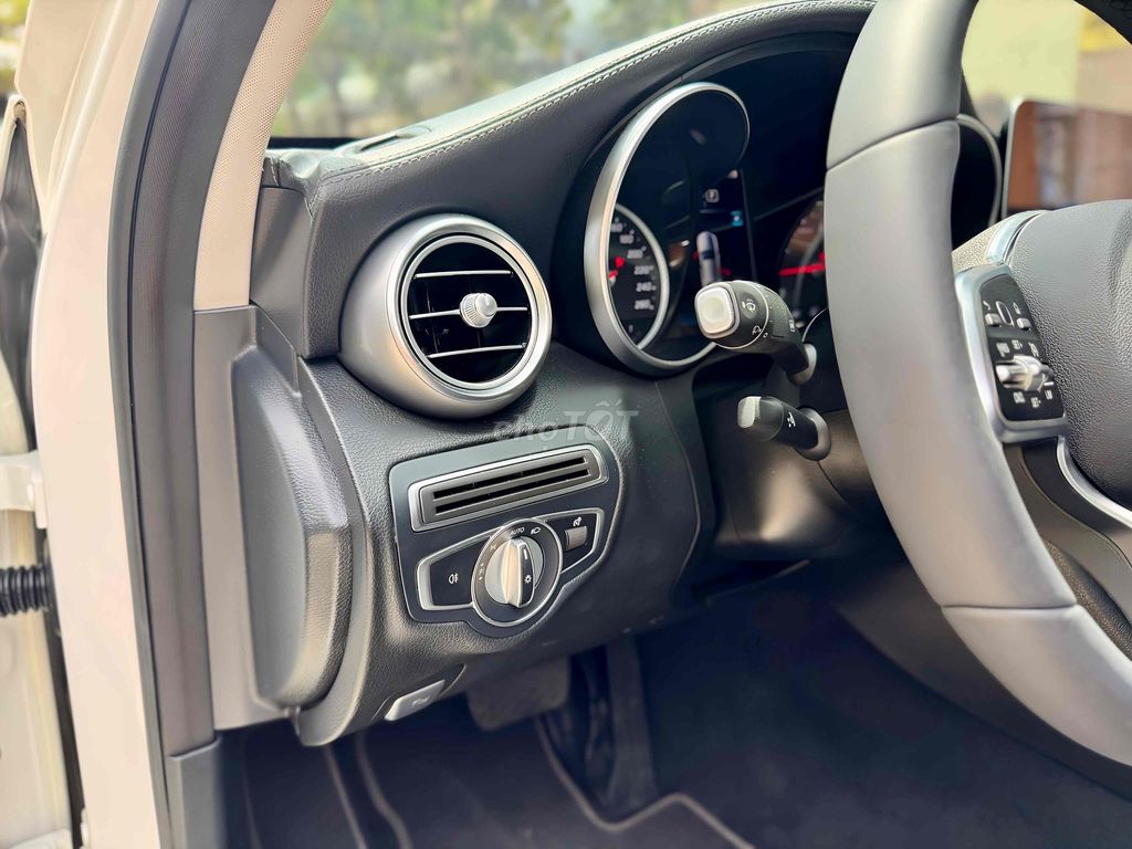Mercedes Benz C Class 2020 C 200 Exclusive. Mua bán Ô tô tại Quận Bình Tân Tp Hồ Chí Minh được đăng bởi Auto 90 hình 16