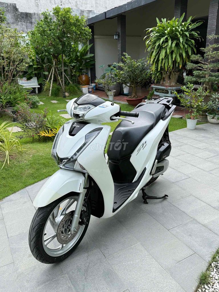 Honda SH150 CBS 2018 Trắng 4000 km. Mua bán Xe máy tại undefined undefined được đăng bởi Cửa Hàng Xe Máy Quang Sang hình 1