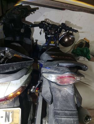 Anh em nào cần xe mình bán rẻ cho anh  xài một cặp. Mua bán Xe máy tại Quận 8 Tp Hồ Chí Minh được đăng bởi Anh giau